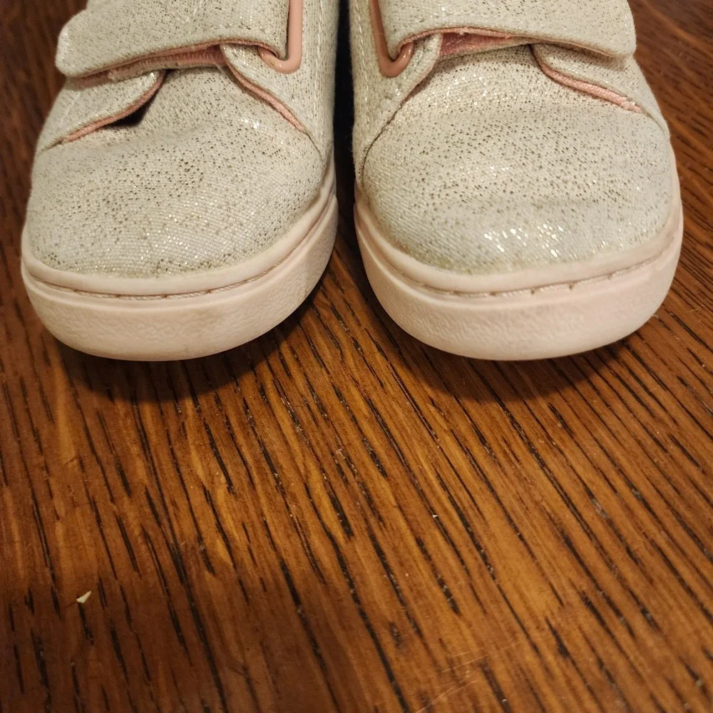 Toms Toddler Rose Metallic Size 10 Cute Sassy Princess‎